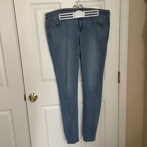 Size 14/32L skinny stretch jeans